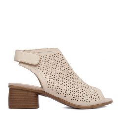 Sandały Remonte. Brązowe sandały damskie Remonte, bez wzorów, bez obcasa, na słupku. Za 379.99 zł.