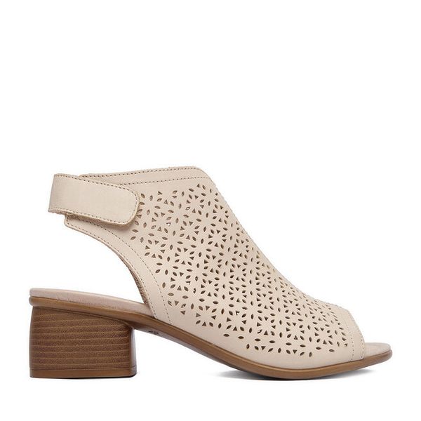 Sandały Remonte. Brązowe sandały damskie Remonte, bez wzorów, bez obcasa, na słupku. Za 379.99 zł.