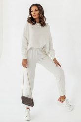 Śmietankowa Kobieca Bluza Oversize bez Kaptóra. Bluzy bez kaptura damskie Ivon, l, z bawełny. Za 189.90 zł.