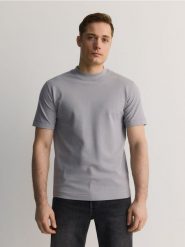 Bawełniany t-shirt regular - jasnoszary. Szare t-shirty męskie Reserved, l, bez wzorów, z bawełny, bez kołnierzyka. W wyprzedaży za 49.99 zł.