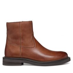 Botki Geox. Brązowe botki damskie Geox, bez obcasa, na płaskiej podeszwie, bez zapięcia. Za 439.99 zł.