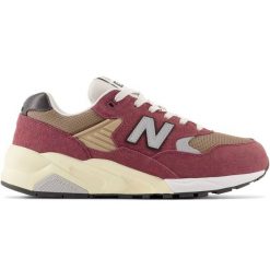Buty sportowe New Balance MT580ECA czerwone. Czerwone buty sportowe na co dzień męskie ze skóry, bez zapięcia. Za 680.39 zł.