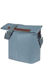 Tylna torba Basil City 16L. Niebieskie torebki klasyczne damskie BASIL, bez wzorów, z materiału, bez dodatków. Za 301.45 zł.
