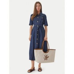 Torebka Tommy Hilfiger. Brązowe torebki klasyczne damskie Tommy Hilfiger, bez wzorów, bez dodatków. Za 1,699.00 zł.