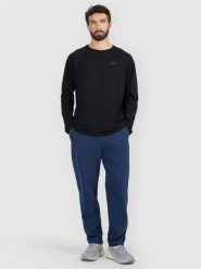 4F Spodnie dresowe męskie - granatowe M. Niebieskie spodnie dresowe męskie 4f, bez wzorów, z dresówki. W wyprzedaży za 129.99 zł.