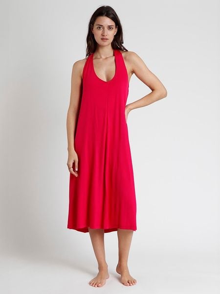 Admas Sukienka w kolorze czerwonym rozmiar: M. Czerwone sukienki damskie admas, na co dzień, m, bez wzorów, z wiskozy, bez kołnierzyka, bez ramiączek, midi, proste. Za 61.02 zł.