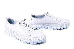 ARTIKER RELAKS 58C3375 biały, półbuty damskie. Białe półbuty damskie Artiker Relaks, bez wzorów, ze skóry, bez obcasa. Za 224.90 zł.