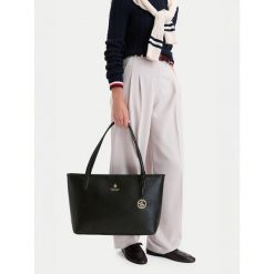Torebka Beverly Hills Polo Club. Czarne torebki klasyczne damskie Beverly Hills Polo Club, bez wzorów, bez dodatków. Za 219.99 zł.