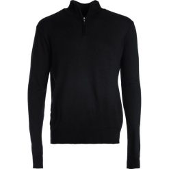 Czarny Sweter Holborn. Czarne swetry męskie Born2be, na jesień, l, bez wzorów, bez kołnierzyka. Za 59.99 zł.