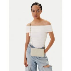 Torebka PINKO. Białe listonoszki damskie Pinko, bez wzorów, bez dodatków. Za 679.99 zł.