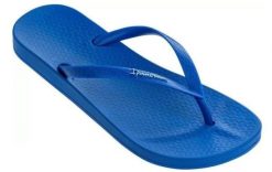 Japonki damskie plażowe do rekreacji Ipanema Anatomica Mix. Niebieskie klapki damskie Ipanema, z aplikacjami, z gumy, bez obcasa, na płaskiej podeszwie. Za 82.00 zł.