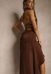 Brązowa Sukienka Vices o Rozkloszowanym Kroju z Odkrytymi Plecami i Gorsetowym Wiązaniem Natiere. Brązowe sukienki damskie Renee, na imprezę, na lato, l, bez wzorów, eleganckie, bez kołnierzyka, bez ramiączek, maxi, gorsetowe. W wyprzedaży za 111.99 zł.