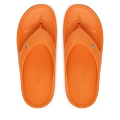 Japonki Tommy Hilfiger. Brązowe klapki damskie Tommy Hilfiger, bez wzorów, bez obcasa. Za 189.99 zł.