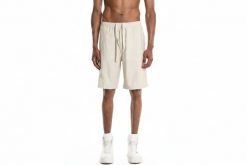 La Haine Inside Us Szorty | 3M M1248 | Mężczyzna | Beżowy. Brązowe szorty męskie La Haine Inside Us, z gumy, bez kołnierzyka. W wyprzedaży za 459.00 zł.