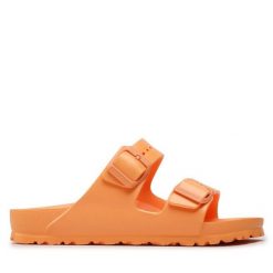 Klapki Birkenstock. Brązowe klapki damskie Birkenstock, bez wzorów, bez obcasa. Za 219.99 zł.