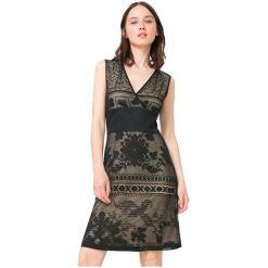 Desigual Sukienka damska Vest Elga 72V2GT5 2000 (rozmiar L). Kamizelki damskie Desigual, l, bez wzorów, eleganckie, bez kołnierzyka, bez ramiączek. W wyprzedaży za 222.00 zł.