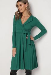 Zielona Midi Sukienka z Plisowanym Dołem i Kopertowym Dekoltem z Materiałowym Paskiem Obebba. Zielone sukienki damskie Born2be, l, bez wzorów, z materiału, eleganckie, bez kołnierzyka, bez ramiączek, midi, kopertowe. Za 139.99 zł.