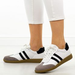 Białe skórzane półbuty damskie Cambell 600. Białe półbuty damskie Cambell, bez wzorów, z jeansu, biznesowe, bez obcasa, na płaskiej podeszwie. Za 239.00 zł.