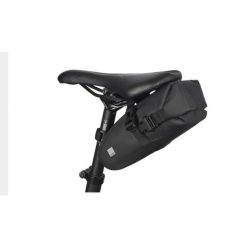 Torba pod siodło Sahoo, wodoodporna. Czarne torebki klasyczne damskie SAHOO, bez wzorów, bez dodatków. Za 59.99 zł.