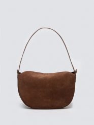 Torebka damska ze skóry naturalnej zamszowej brązowa Kosaka 804. Brązowe torebki klasyczne damskie Big Star, bez wzorów, ze skóry, zamszowe, bez dodatków. W wyprzedaży za 299.99 zł.