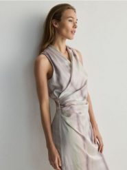 Sukienka maxi z nadrukiem - wielobarwny. Sukienki damskie Reserved, l, bez wzorów, z tkaniny, bez kołnierzyka, bez ramiączek, maxi, dopasowane. W wyprzedaży za 55.99 zł.