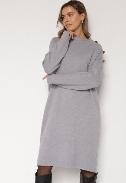 Szara Sweterkowa Sukienka Pudełkowa Ozdobiona z Boku Guzikami Tustina. Szare sukienki damskie Born2be, na co dzień, l, bez wzorów, z jeansu, eleganckie, bez kołnierzyka, bez ramiączek, mini, proste. Za 119.99 zł.