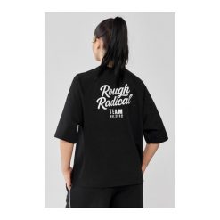 Damski t-shirt oversize Rough Radical Vibe. Czarne t-shirty damskie ROUGH RADICAL, bez wzorów, bez kołnierzyka. Za 111.92 zł.