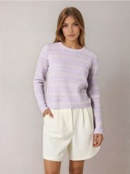 Ażurowy sweter w paski - fioletowy. Fioletowe swetry klasyczne damskie Sinsay, l, bez kołnierzyka. Za 39.99 zł.