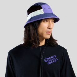 Kapelusz ODLO Performance Light Bucket. Fioletowe kapelusze damskie Odlo, bez wzorów. W wyprzedaży za 179.99 zł.