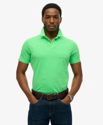 Superdry Koszulka Polo Essential Jersey – relaxed, 100% bawełna. Zielone koszulki polo męskie Superdry., na lato, s, bez wzorów, z bawełny, bez ramiączek. Za 145.90 zł.