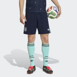 Spodenki wyjazdowe Niemcy 26. Niebieskie szorty męskie Adidas, l, z materiału, do piłki nożnej. Za 239.00 zł.