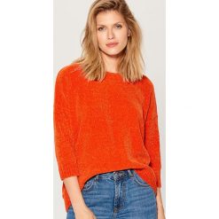 Szenilowy sweter z rękawami 3/4 - Pomarańczowy. Brązowe swetry klasyczne damskie Mohito, l, bez kołnierzyka. W wyprzedaży za 39.99 zł.