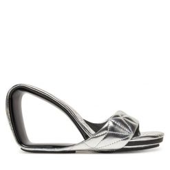 Klapki United Nude. Szare klapki damskie United Nude, bez wzorów, bez obcasa. Za 969.99 zł.