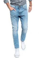 MĘSKIE SPODNIE JEANSOWE MUSTANG HARLEM 1009586 5000 313. Spodnie materiałowe męskie Mustang, bez wzorów, z jeansu. W wyprzedaży za 89.99 zł.