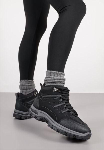 Czarne Sznurowane Buty Trekkingowe Traperki Vices na Grubej Podeszwie Afertie. Czarne obuwie trekkingowe damskie Born2be, z jeansu, bez obcasa. Za 79.99 zł.