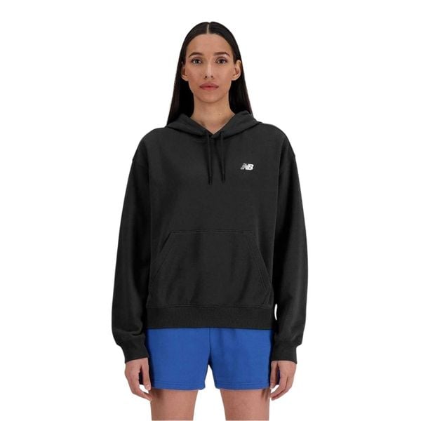 Bluza sportowa damska New Balance WT41507BK. Czarne bluzy sportowe damskie New Balance, l, bez wzorów, z materiału, bez ramiączek, z kapturem. Za 364.00 zł.