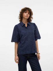 Vero Moda Koszula "Hay" w kolorze granatowym rozmiar: XS. Niebieskie koszule damskie Vero Moda, xs, bez wzorów, z bawełny, bez kołnierzyka, bez ramiączek. Za 48.39 zł.
