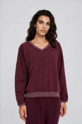 Bluza z dekoltem w serek burgundowa. Czerwone bluzy bez kaptura damskie MOODO, s, z bawełny. Za 99.99 zł.