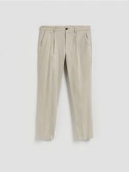 Spodnie loose carrot z lnem - beżowy. Brązowe spodnie materiałowe męskie Reserved, bez wzorów, z tkaniny. Za 179.99 zł.