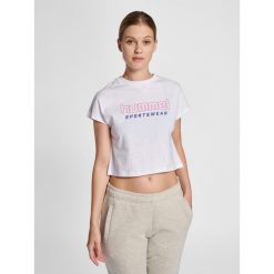 Damska koszulka crop top Hummel Legacy June. Białe bluzki damskie HUMMEL, xs, bez wzorów, bez kołnierzyka. Za 134.50 zł.