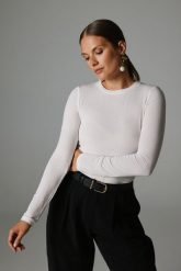 BLUZKA SUZIE ECRU M - Flawless. Bluzki damskie Flawless, m, bez wzorów, z materiału, klasyczne, bez kołnierzyka, bez ramiączek. Za 265.00 zł.