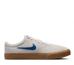 Buty Nike Charge Suede IB2750 005. Szare obuwie do biegania damskie Nike. Za 279.00 zł.