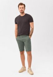 Klasyczne spodenki męskie, Regular Fit, P-LUIZ. Zielone szorty męskie Volcano, z bawełny, bez kołnierzyka. Za 159.99 zł.