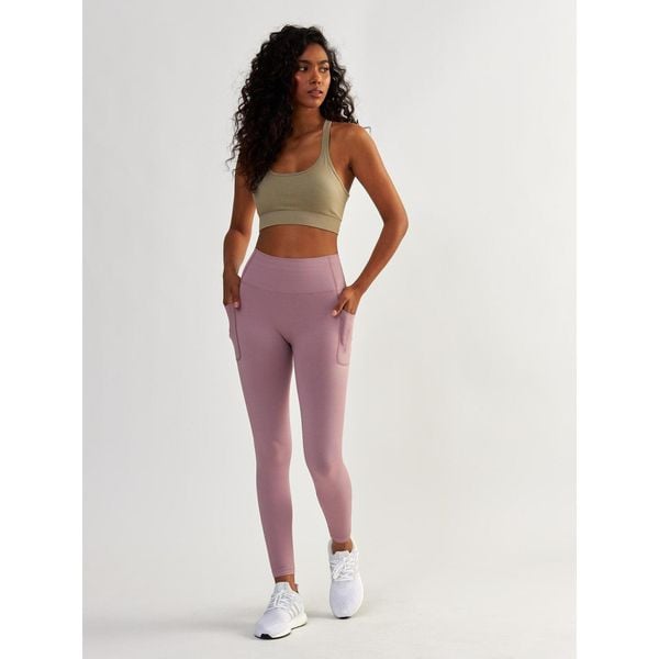 Legginsy fitness damskie Beshaped Lift Me Up z kieszeniami. Czerwone legginsy damskie BESHAPED, xl, bez wzorów, z nylonu, na fitness i siłownię. W wyprzedaży za 159.20 zł.
