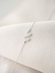 Heliophilia Srebrna bransoletka z elementem ozdobnym rozmiar: onesize. Szare bransoletki damskie Heliophilia, srebrne. Za 61.31 zł.