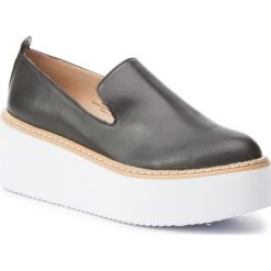Półbuty DKNY - Bari K2987322 Black. Czarne półbuty damskie DKNY, bez wzorów, ze skóry ekologicznej, bez obcasa, na koturnie. Za 599.00 zł.