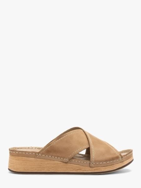 Beżowe klapki damskie z platformą. Brązowe klapki damskie Ryłko, bez wzorów, ze skóry, bez obcasa, na platformie. Za 329.99 zł.