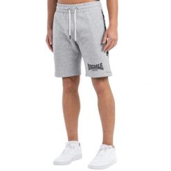 Krótka regularna fryzura Lonsdale Scarvell. Czarne szorty męskie Lonsdale, xl, na fitness i siłownię. Za 187.50 zł.
