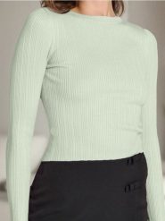 Sweter w prążek - niebieski. Niebieskie swetry klasyczne damskie Sinsay, l, z materiału, bez kołnierzyka. W wyprzedaży za 15.99 zł.