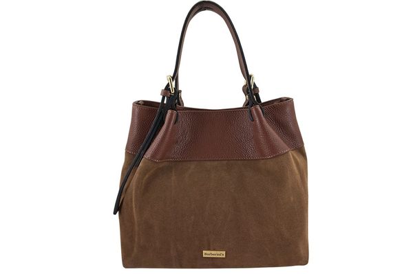 Elegancka torebka damska z naturalnego zamszu - Brązowa. Brązowe torebki klasyczne damskie Barberinis, bez wzorów, z jeansu, duże, zamszowe, bez dodatków. Za 345.99 zł.